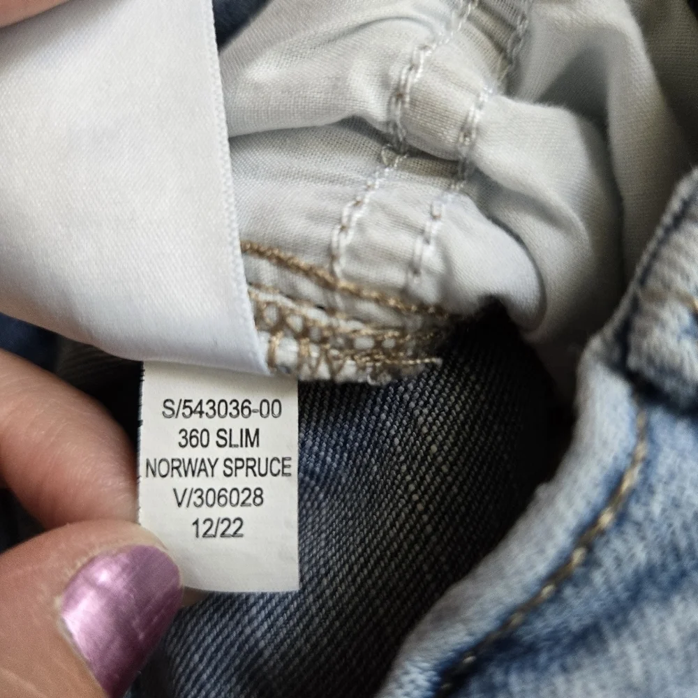 Kids size 7 Light Wash Distressed Old Navy Straight Leg Slim 360 Jeans EUC